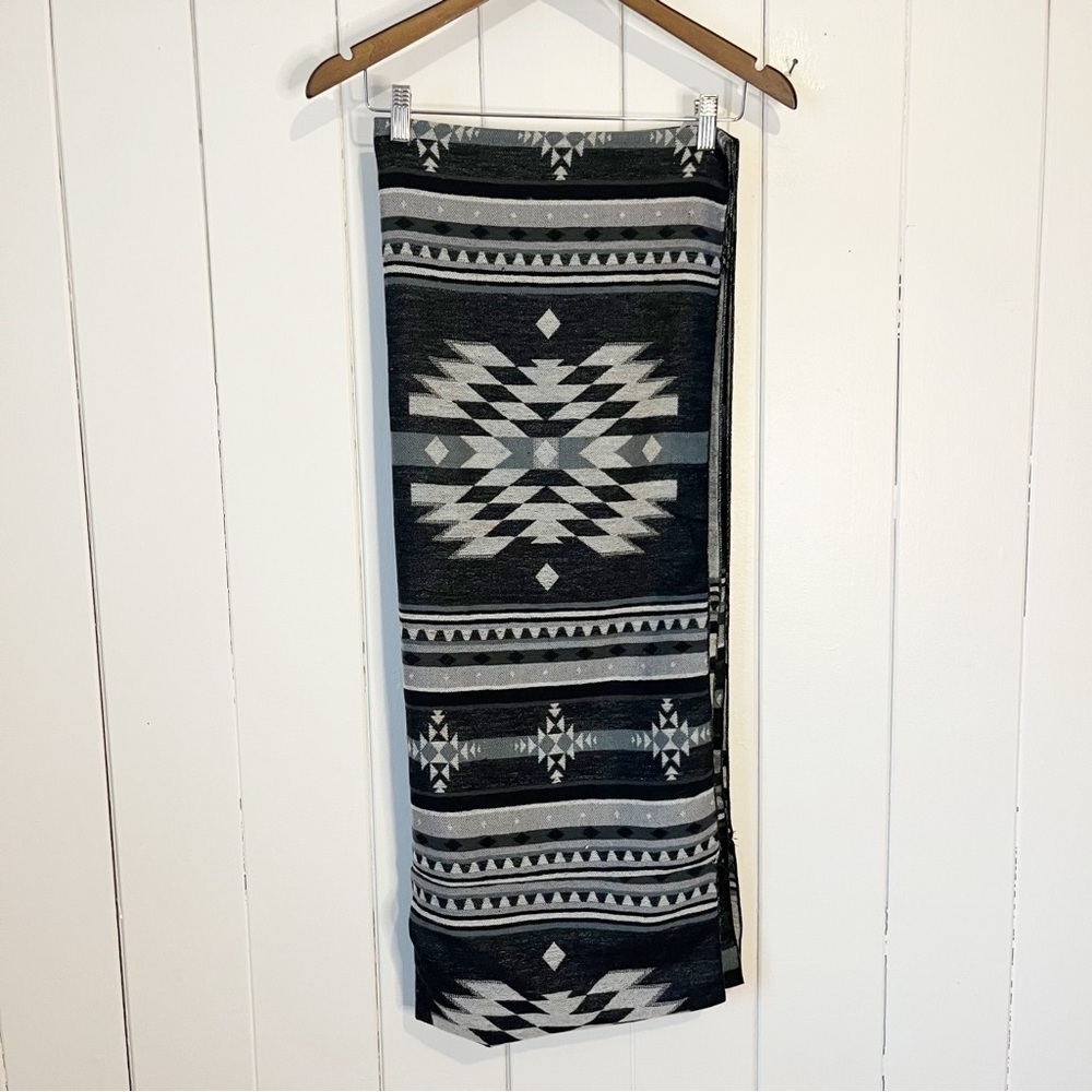 Swing by CC Geometric Patterned Infinity Scarf.